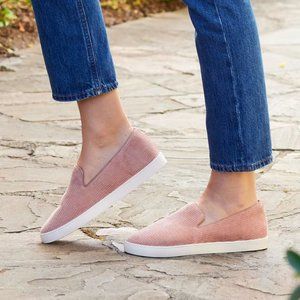 NEW PHOTOS! UNUSED!!! Birdies The Swift in Carnation Corduroy, Size 10